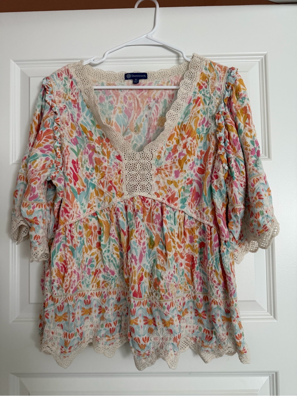 Democracy Cream Floral Crochet-Trim V-Neck Tunic with Multicolor Leaf Print